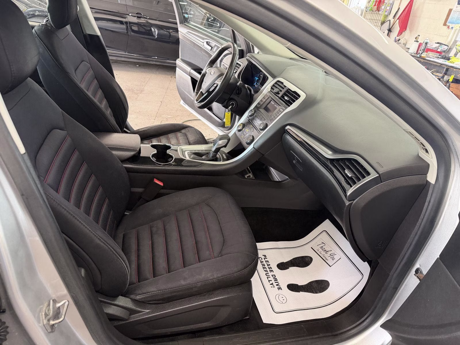 2014 Ingot Silver Metallic Ford Fusion SE FWD Sedan