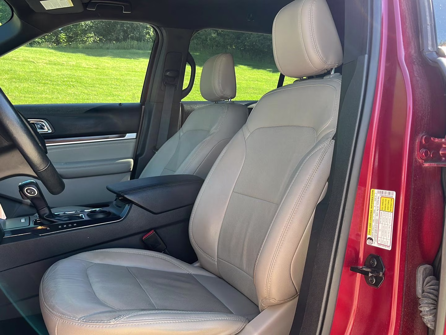 2018 Ruby Red Metallic Tinted Clearcoat Ford Explorer Limited FWD SUV