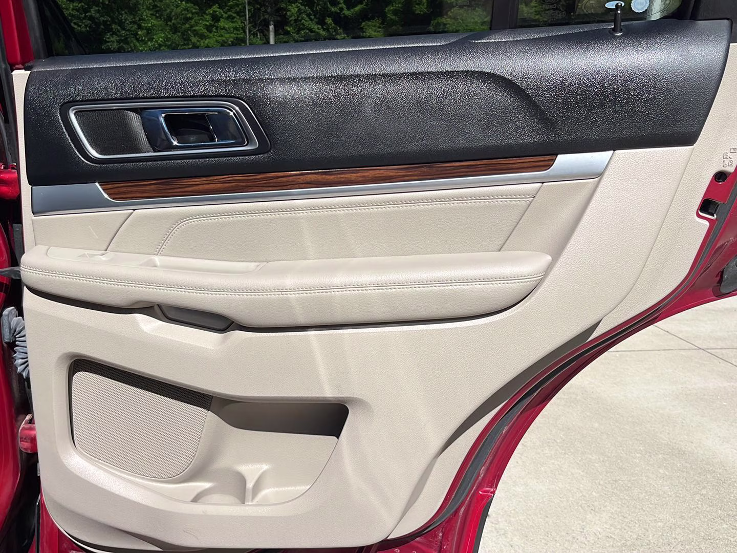 2018 Ruby Red Metallic Tinted Clearcoat Ford Explorer Limited FWD SUV