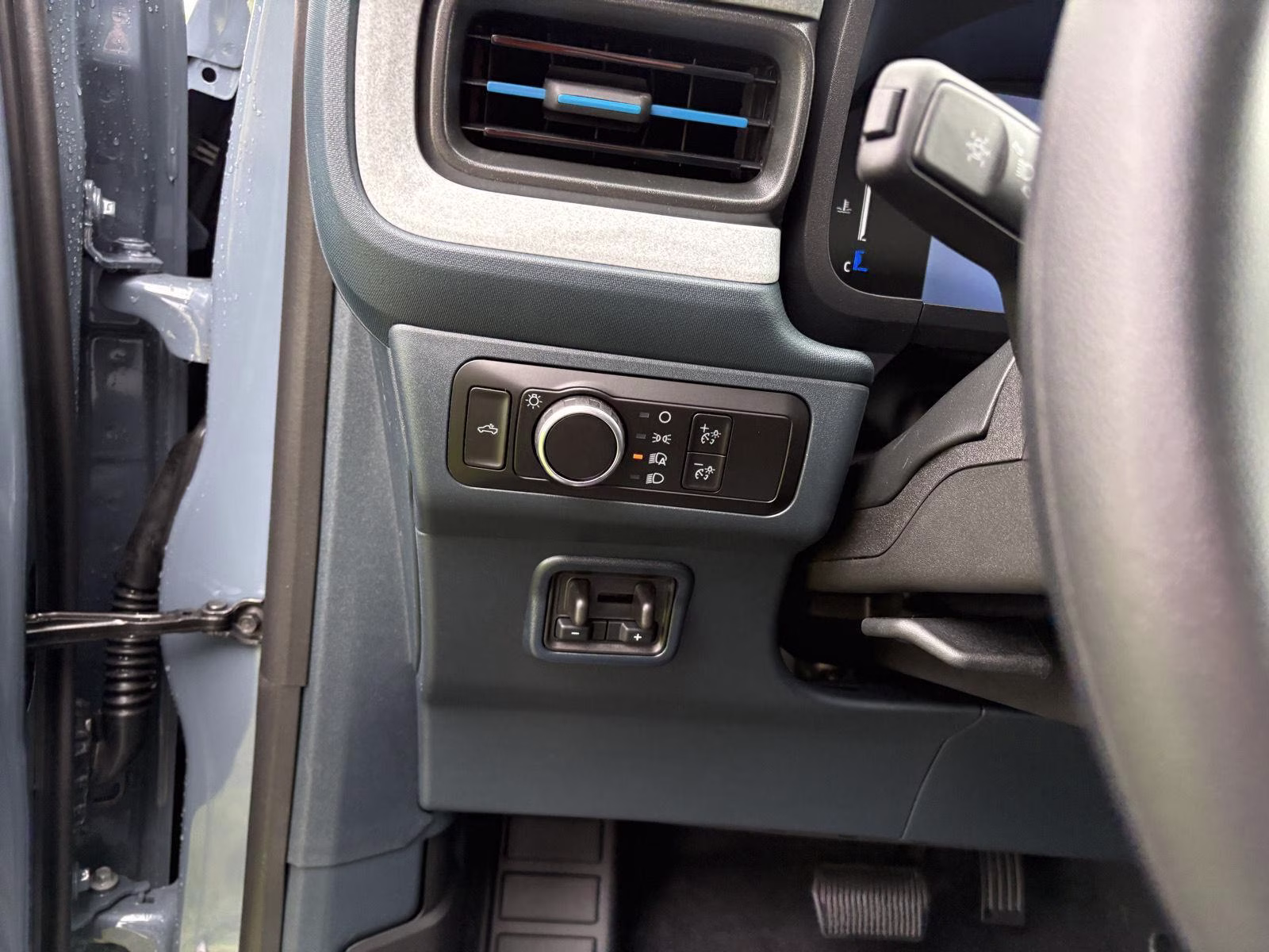 2026 Azure Gray Metallic Tri-Coat Ford Maverick XLT AWD Truck
