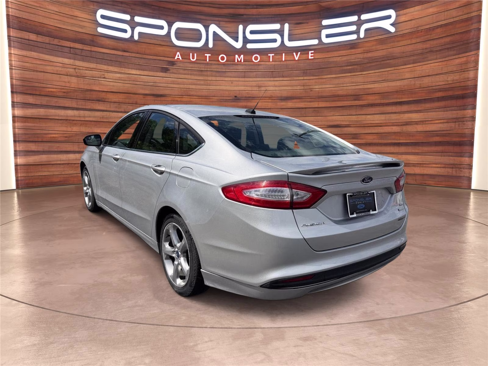 2014 Ingot Silver Metallic Ford Fusion SE FWD Sedan