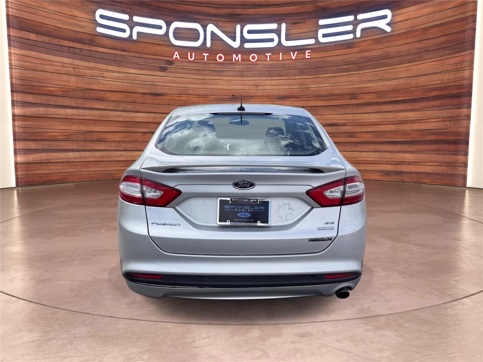 2014 Ingot Silver Metallic Ford Fusion SE FWD Sedan