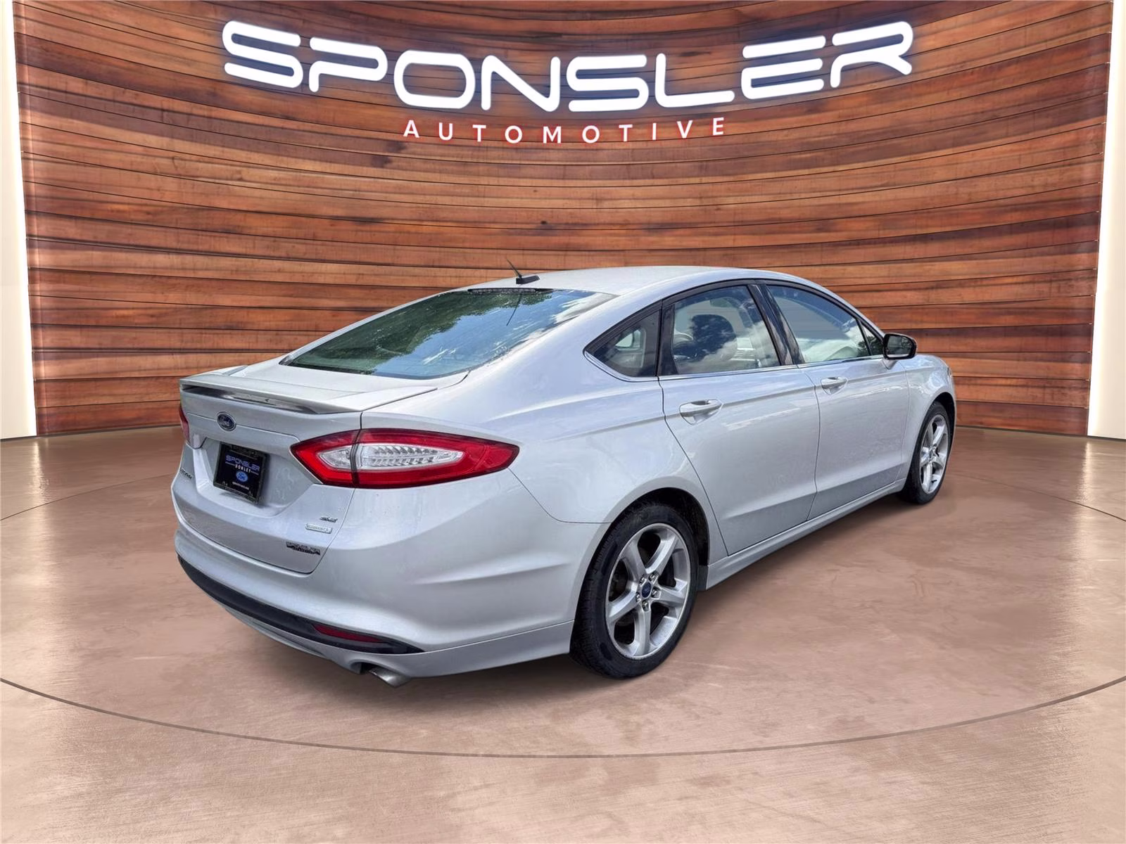 2014 Ingot Silver Metallic Ford Fusion SE FWD Sedan