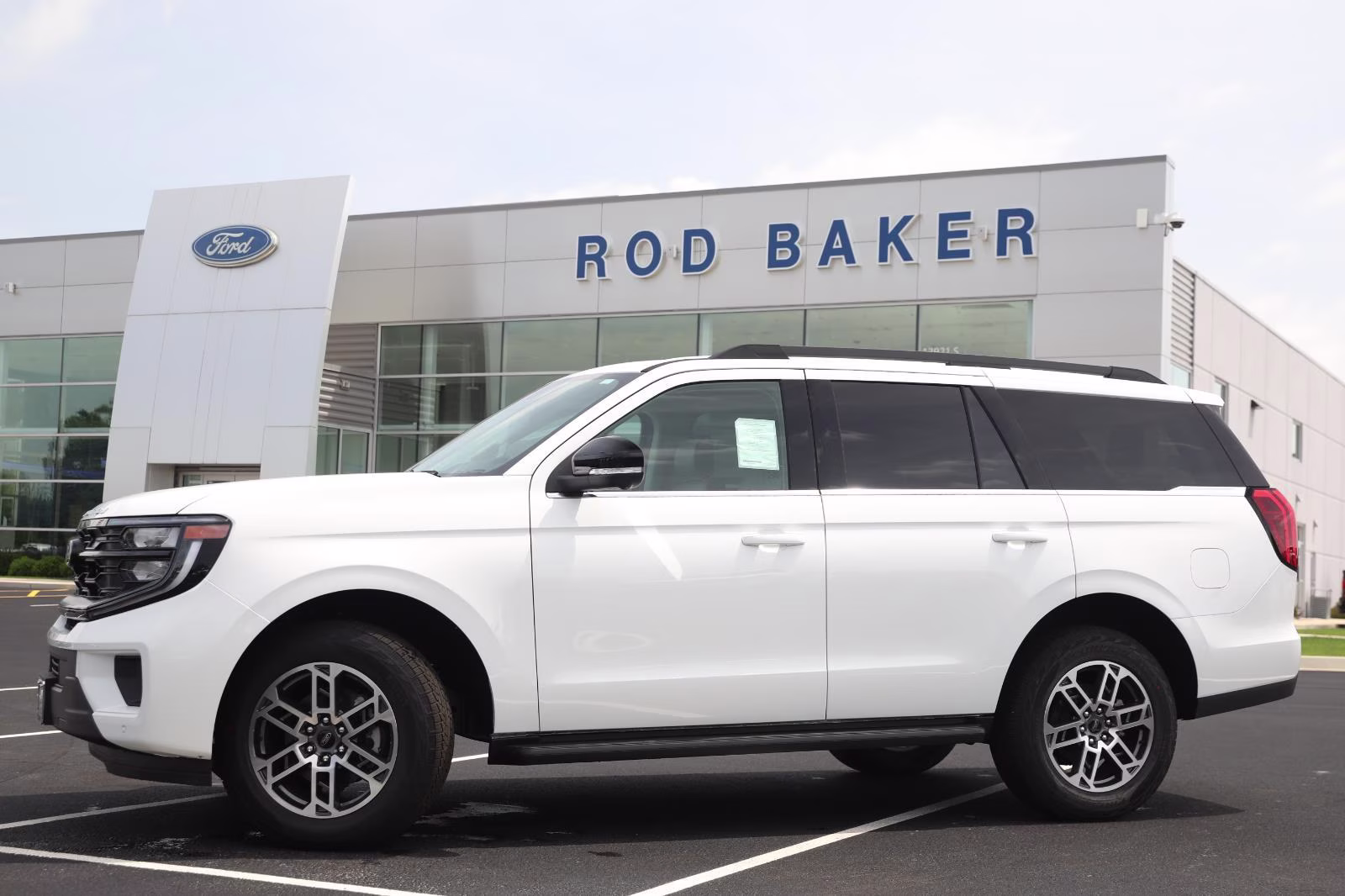 2026 Star White Metallic Tri-Coat Ford Expedition Active 4X4 SUV