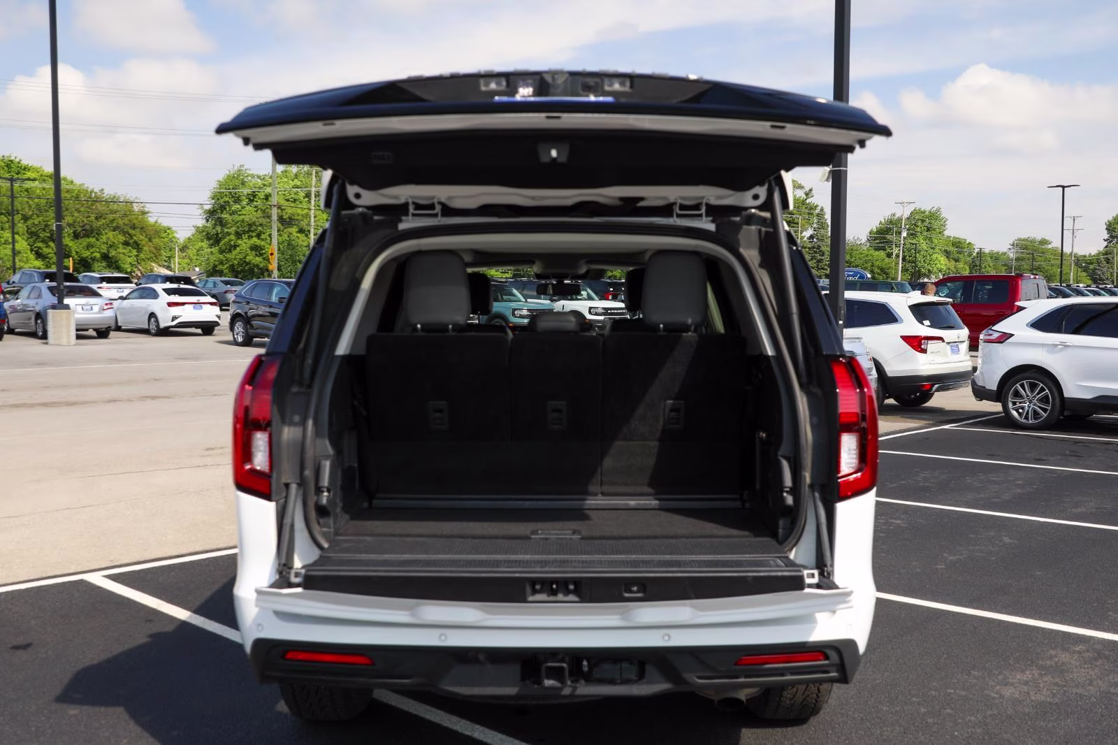 2025 Oxford White Ford Expedition Active 4X4 SUV