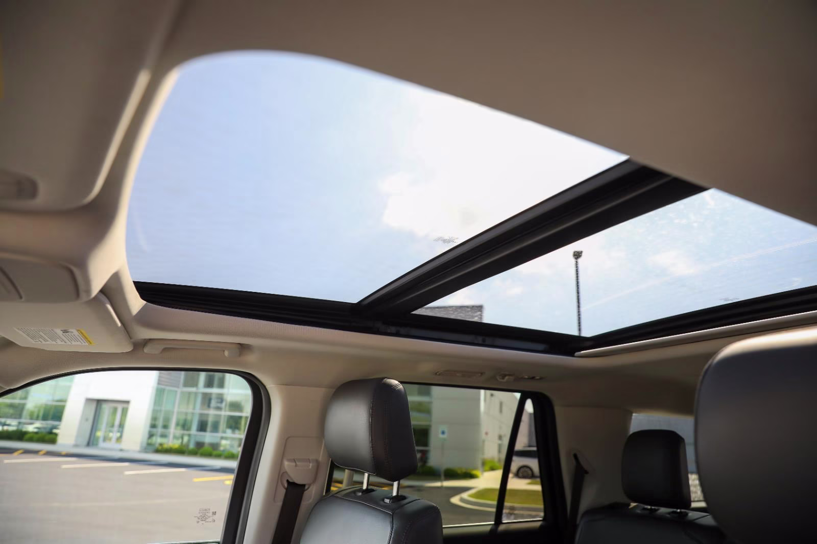 2025 Oxford White Ford Expedition Active 4X4 SUV