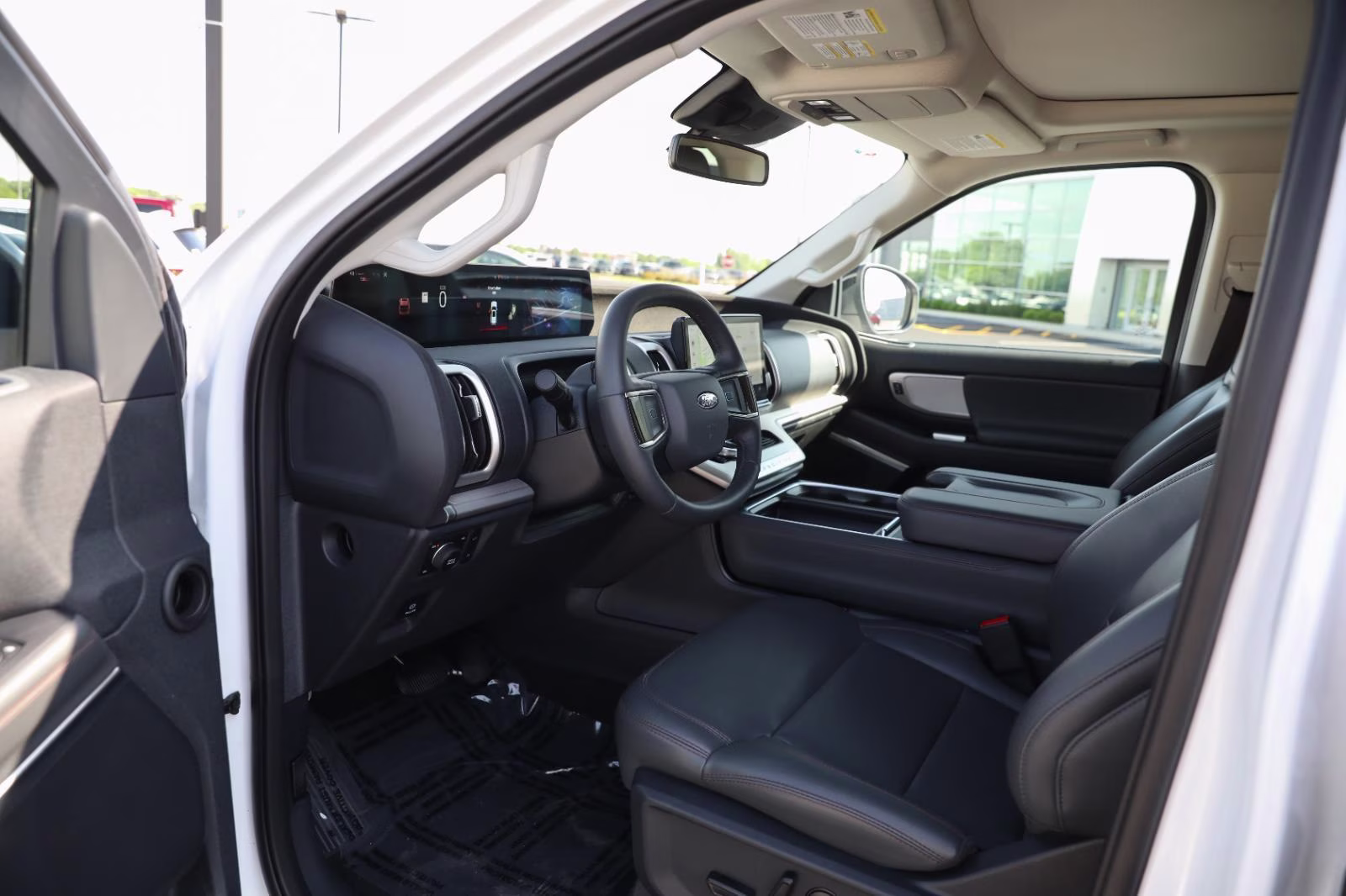 2025 Oxford White Ford Expedition Active 4X4 SUV