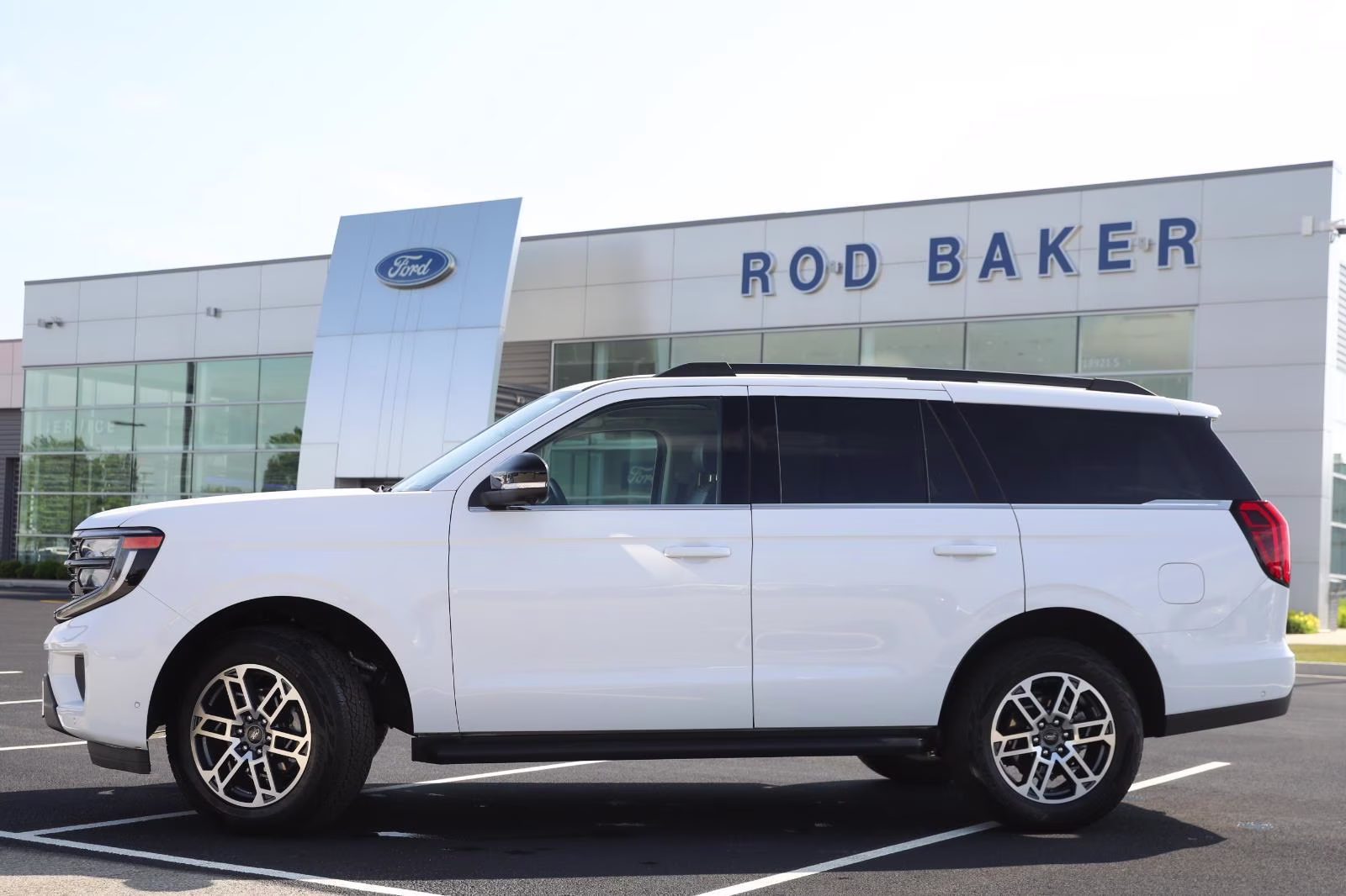 2025 Oxford White Ford Expedition Active 4X4 SUV