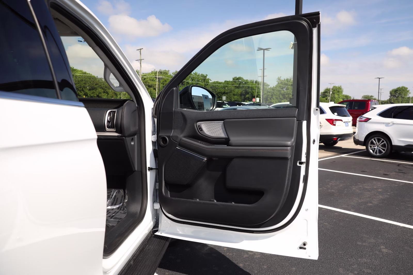 2025 Oxford White Ford Expedition Active 4X4 SUV