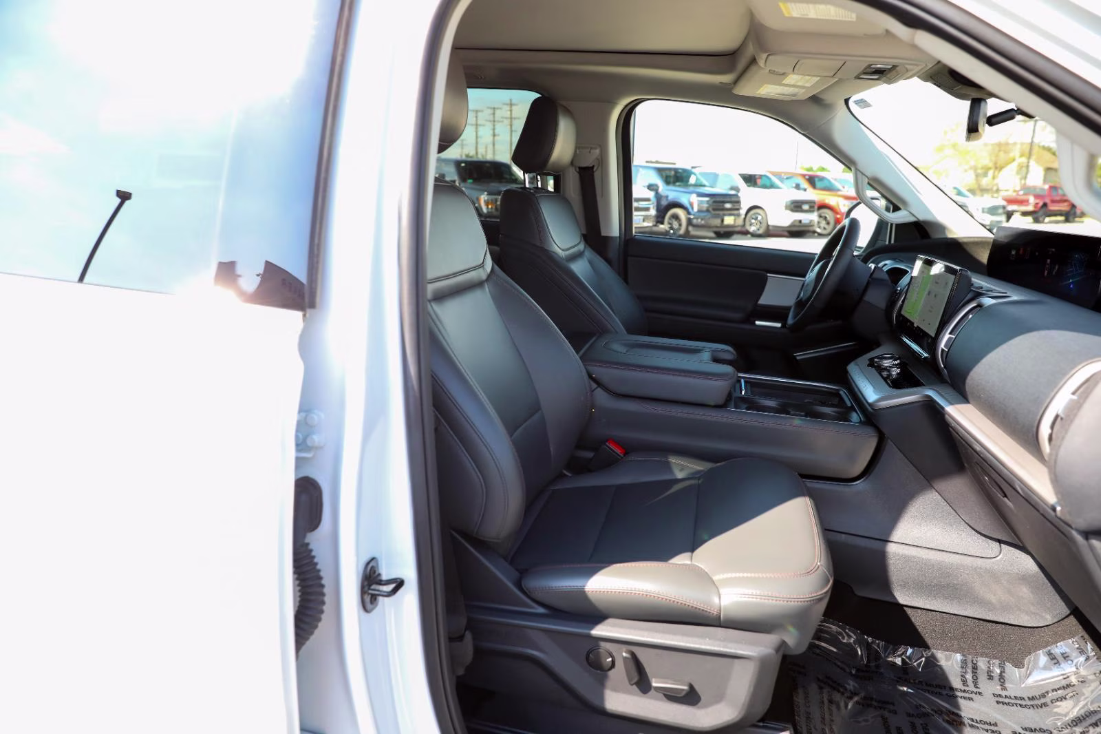 2025 Oxford White Ford Expedition Active 4X4 SUV