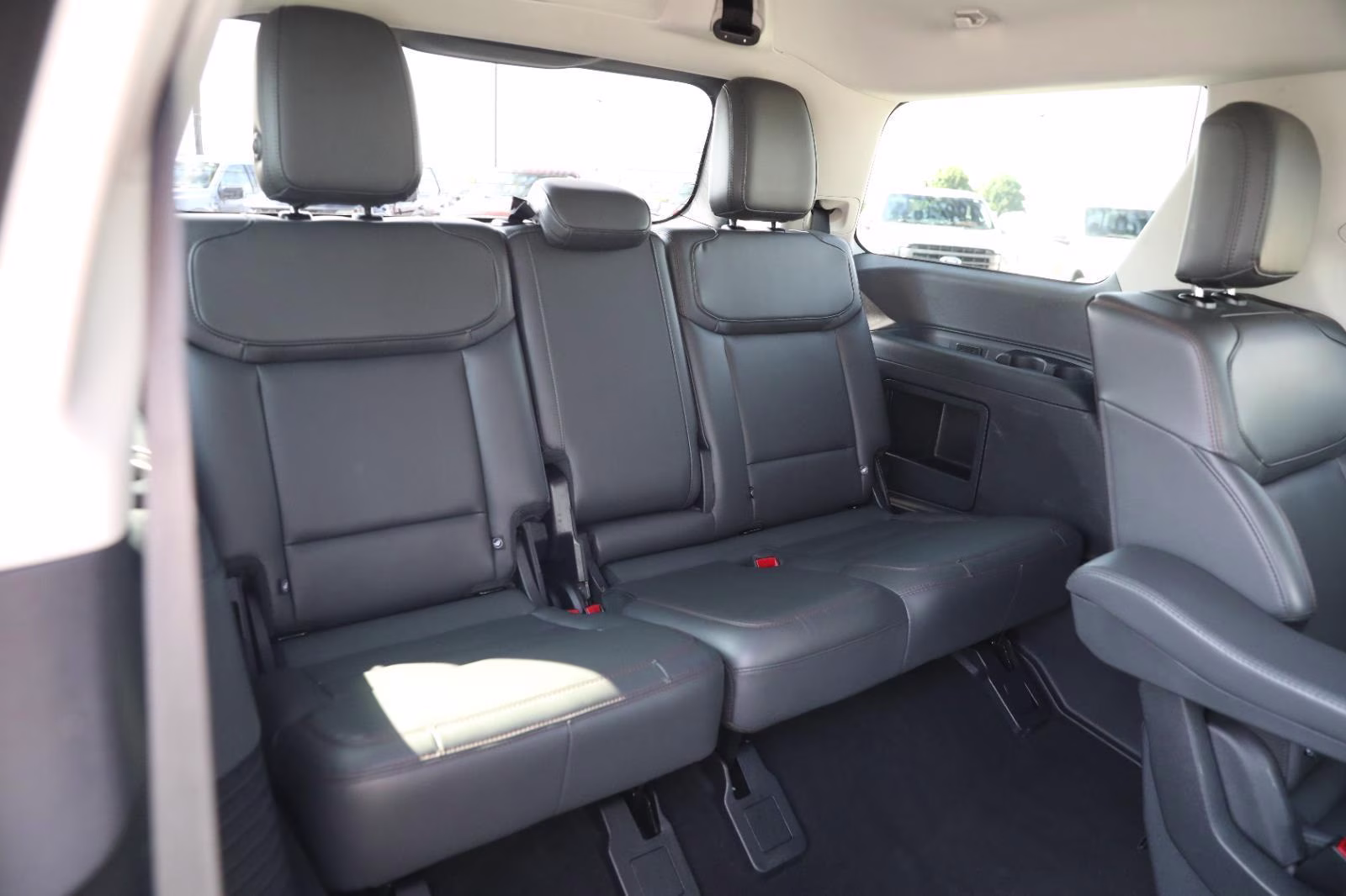 2025 Oxford White Ford Expedition Active 4X4 SUV