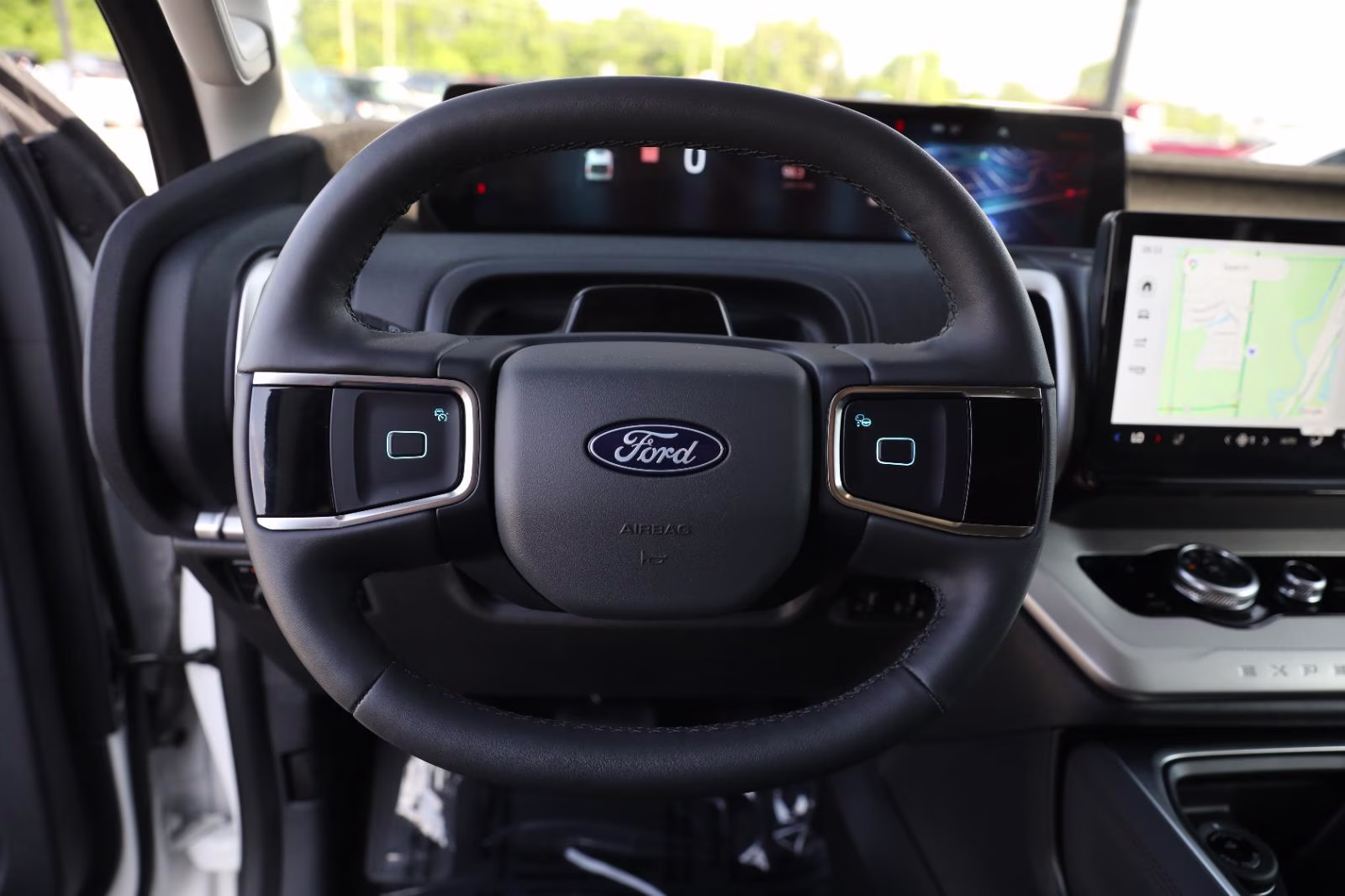 2025 Oxford White Ford Expedition Active 4X4 SUV