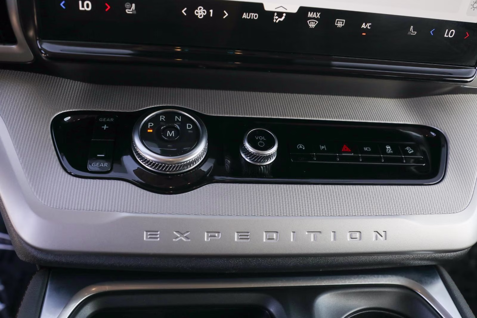 2025 Oxford White Ford Expedition Active 4X4 SUV