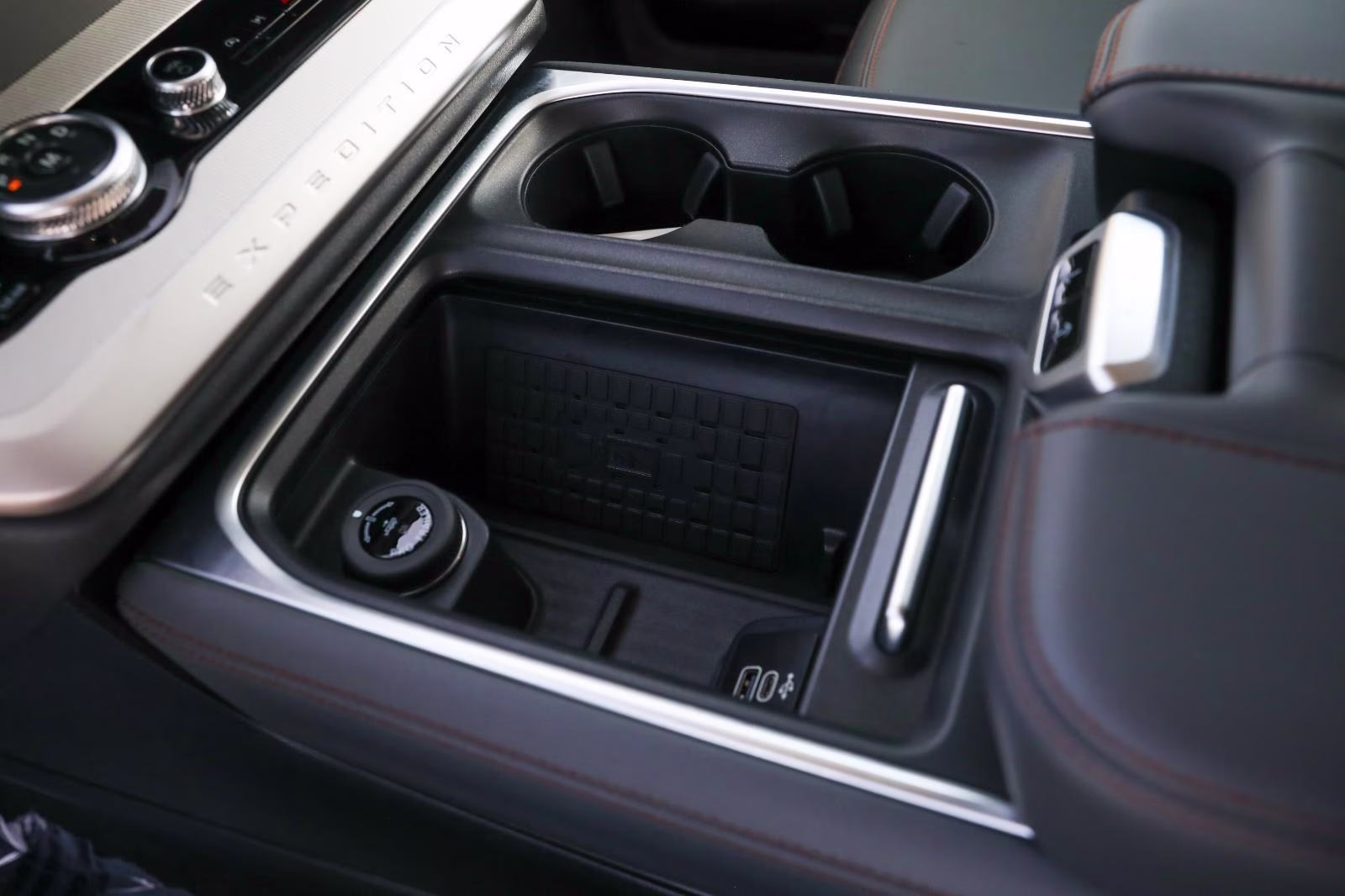 2025 Oxford White Ford Expedition Active 4X4 SUV