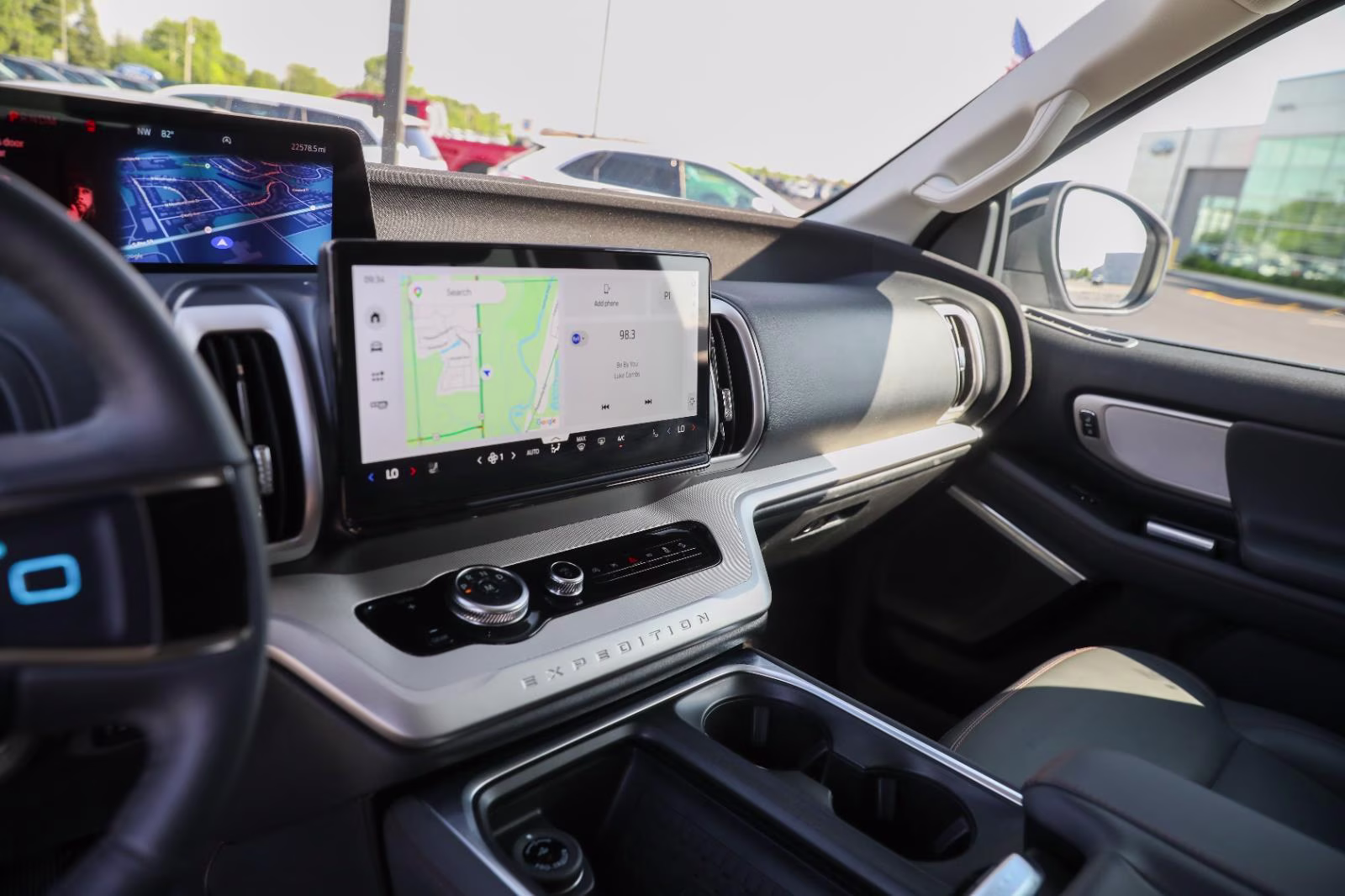 2025 Oxford White Ford Expedition Active 4X4 SUV