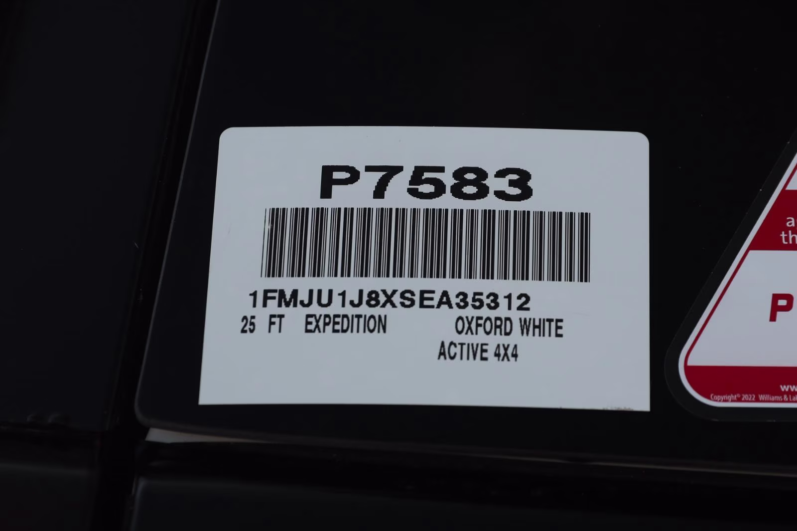 2025 Oxford White Ford Expedition Active 4X4 SUV