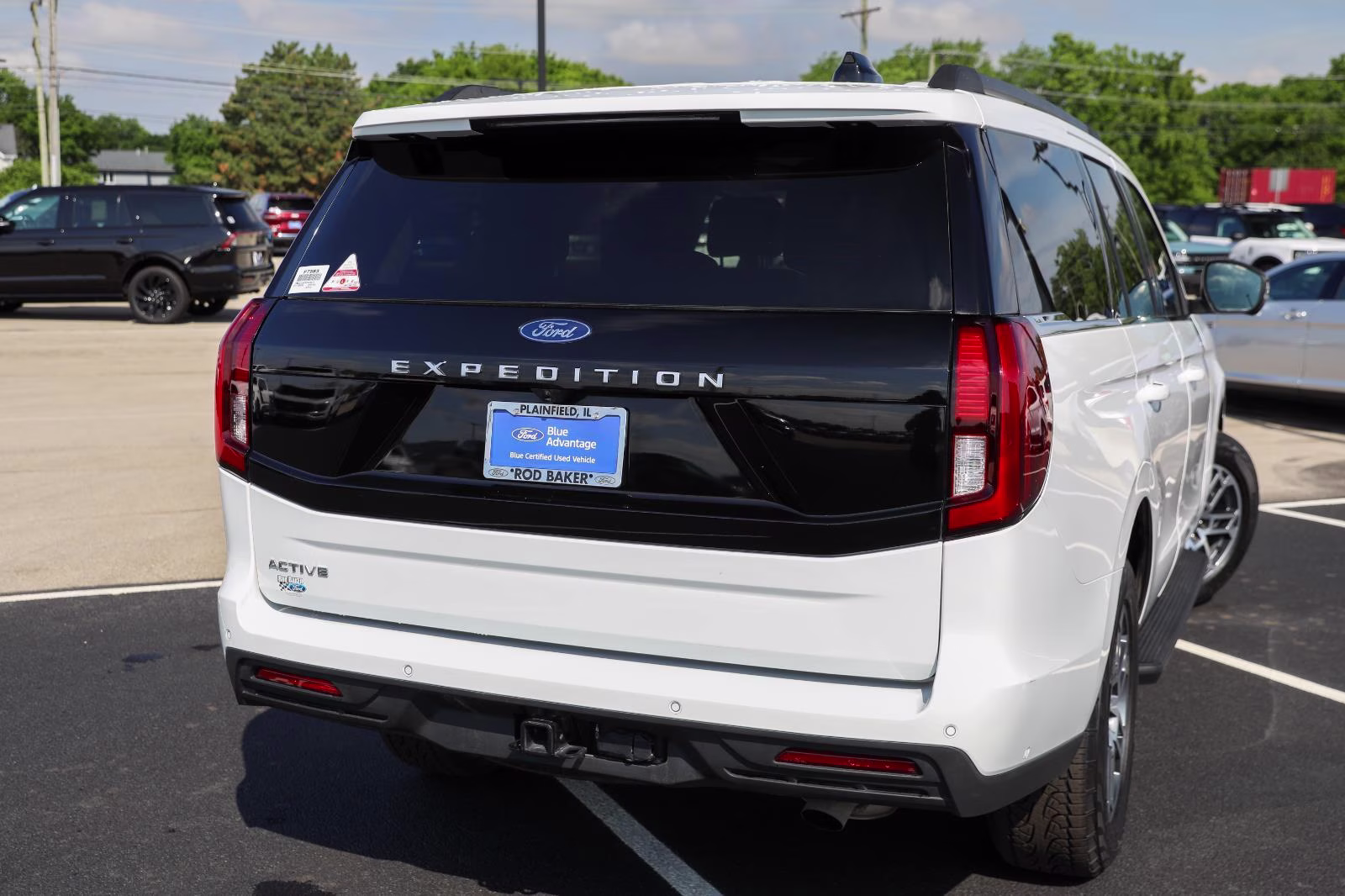 2025 Oxford White Ford Expedition Active 4X4 SUV