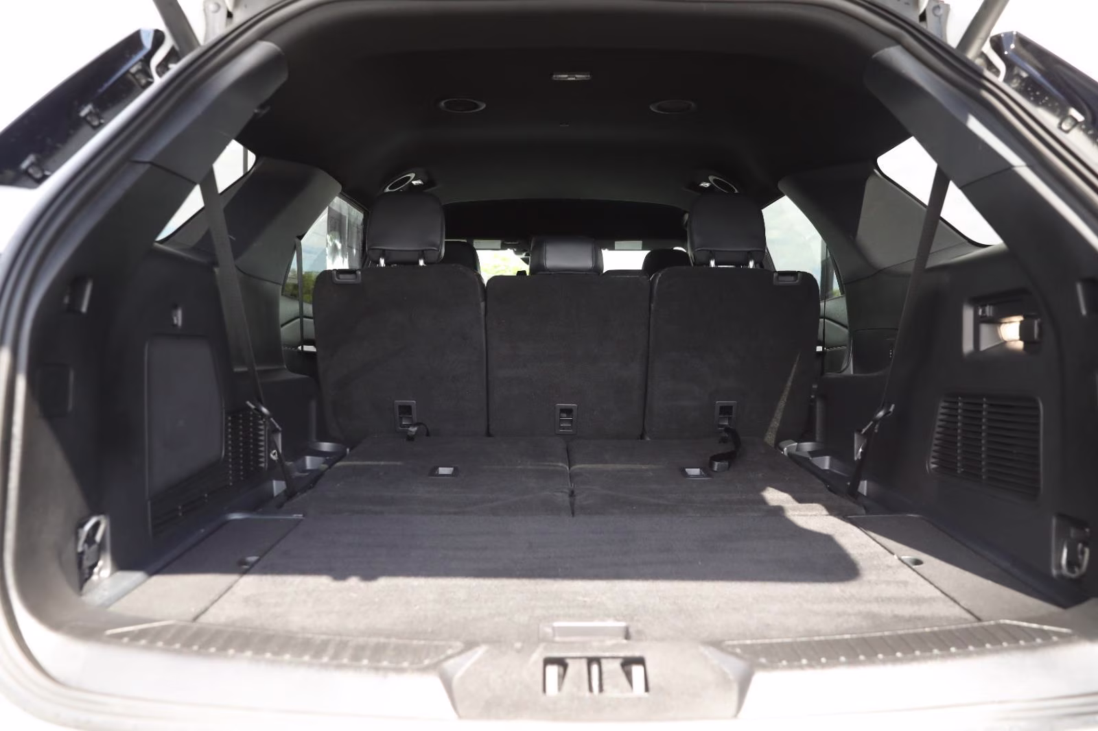2025 Star White Metallic Tri-Coat Ford Explorer ST-Line 4X4 SUV