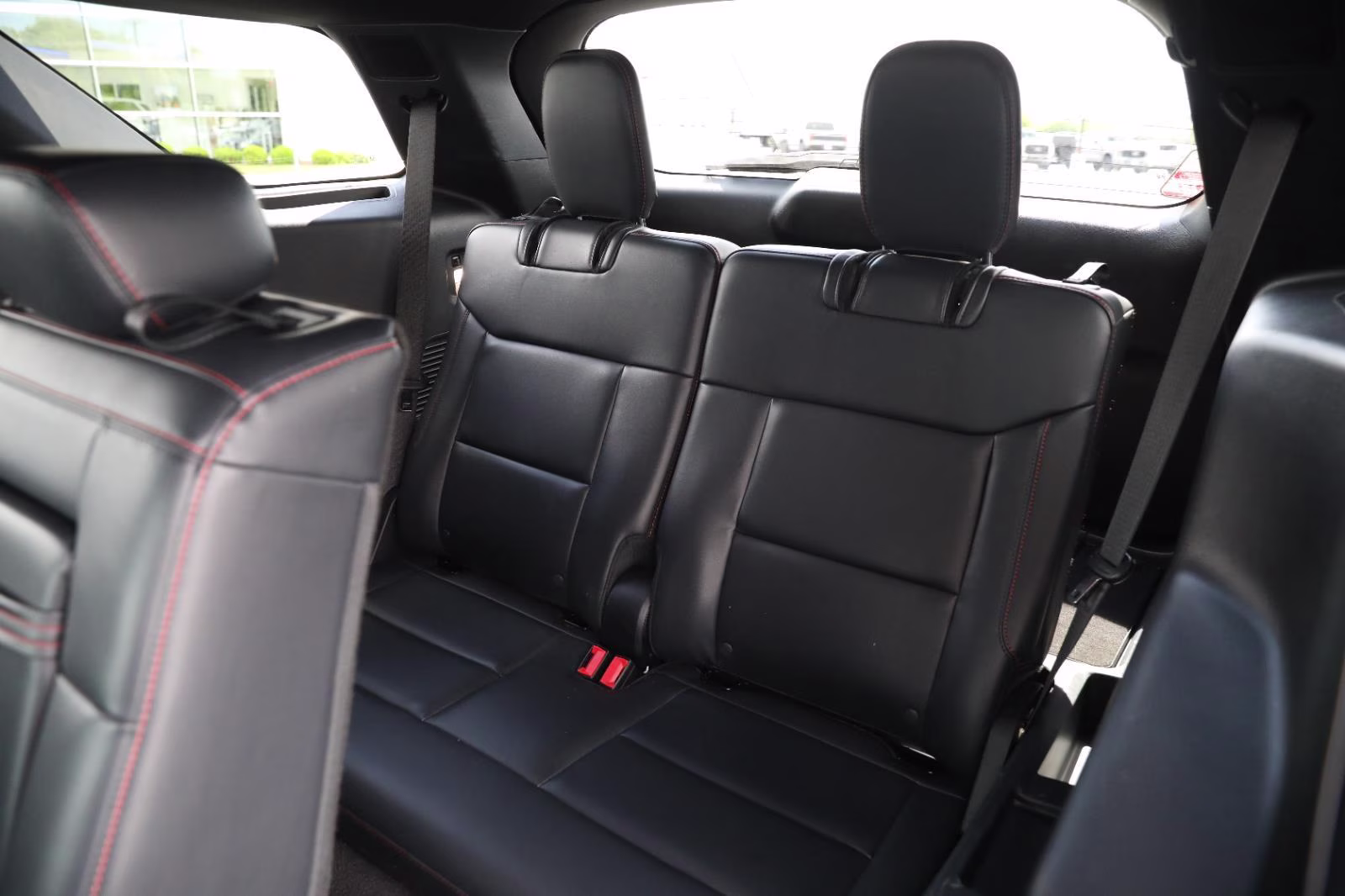 2025 Star White Metallic Tri-Coat Ford Explorer ST-Line 4X4 SUV