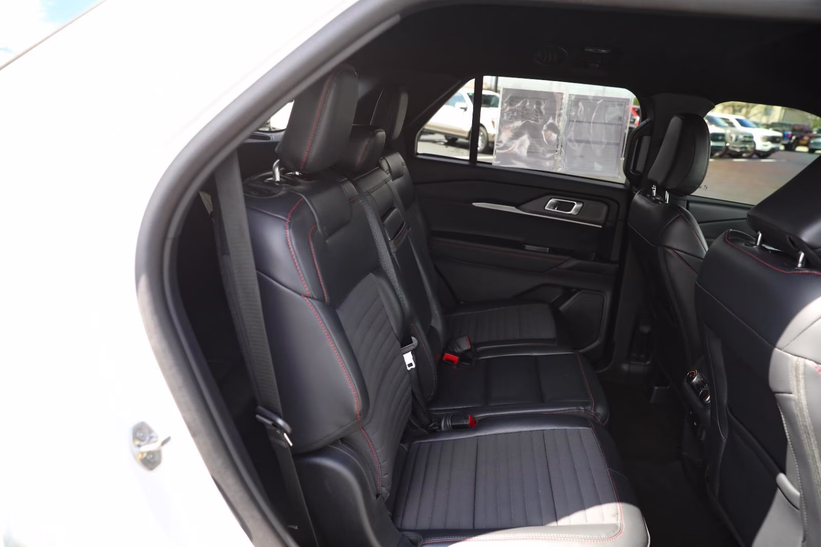 2025 Star White Metallic Tri-Coat Ford Explorer ST-Line 4X4 SUV
