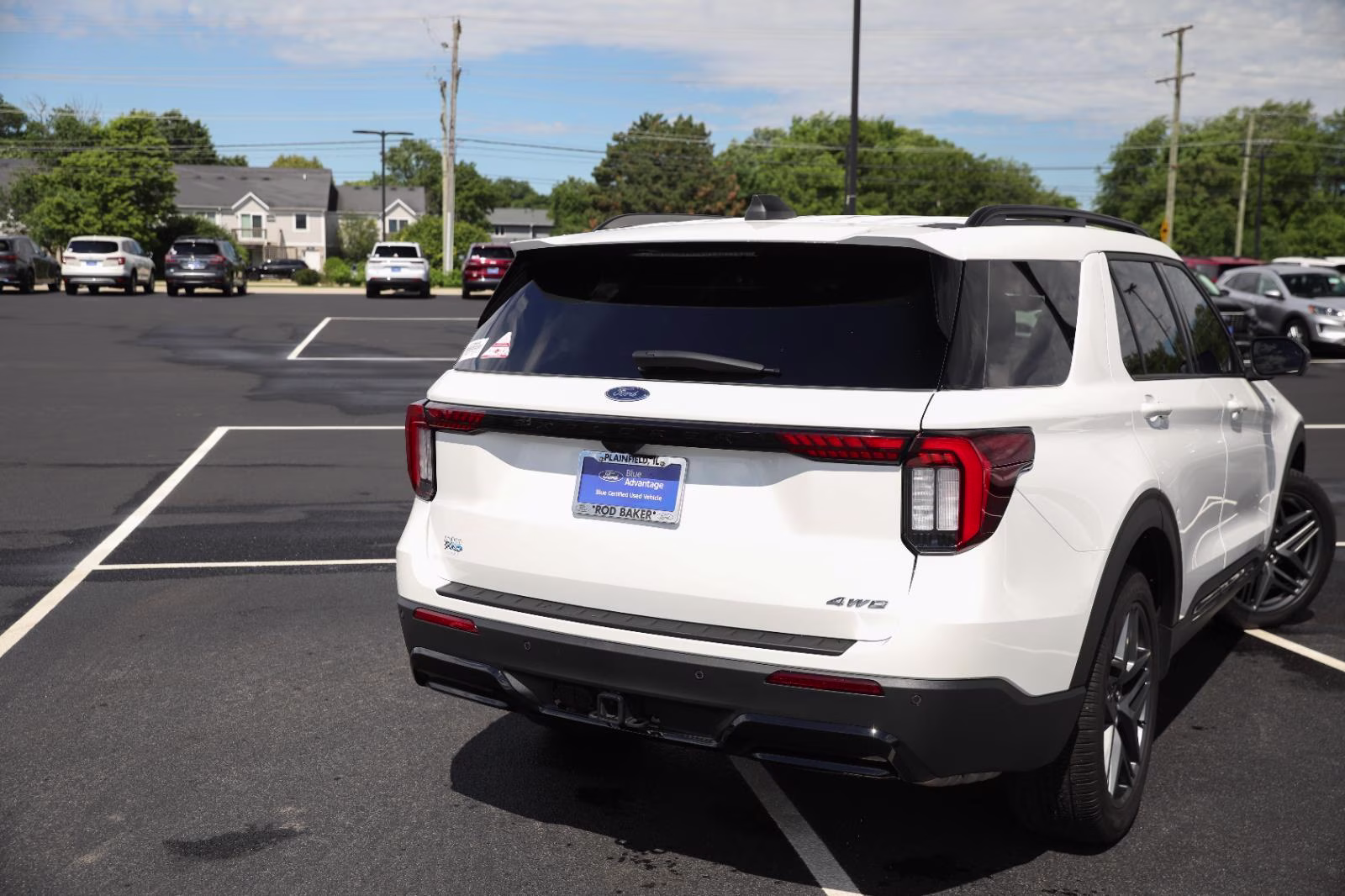 2025 Star White Metallic Tri-Coat Ford Explorer ST-Line 4X4 SUV
