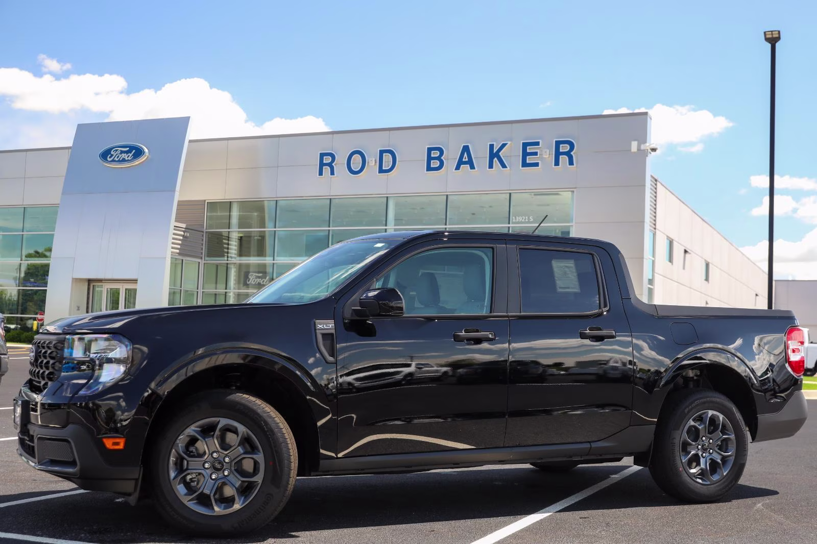 2026 Shadow Black Ford Maverick XLT AWD Truck