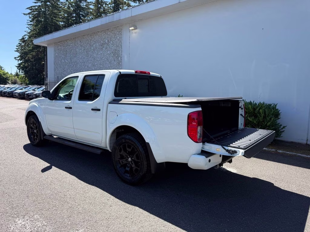 2021 Glacier White Nissan Frontier SV 4X4 Truck