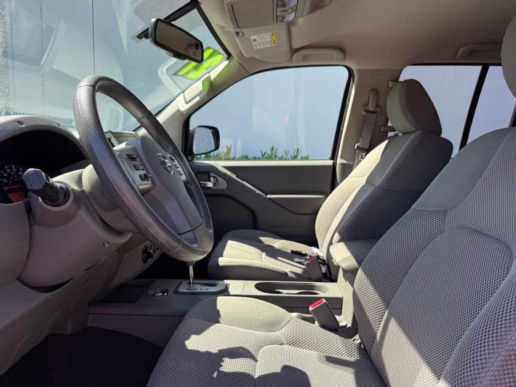 2021 Glacier White Nissan Frontier SV 4X4 Truck