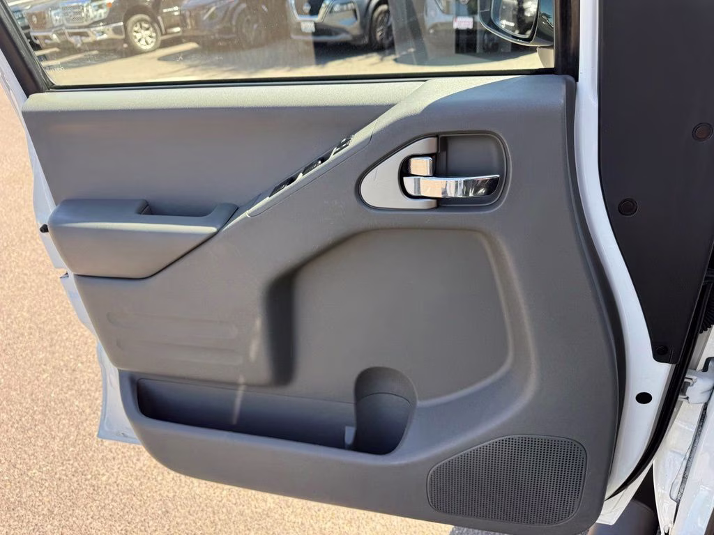 2021 Glacier White Nissan Frontier SV 4X4 Truck