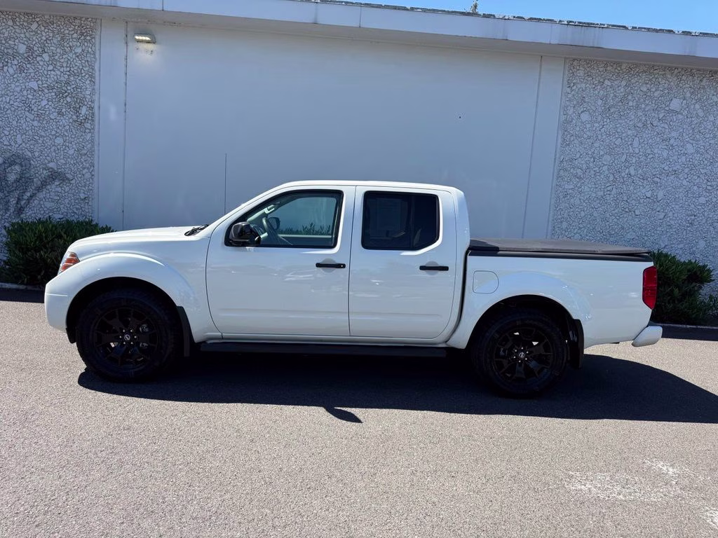 2021 Glacier White Nissan Frontier SV 4X4 Truck
