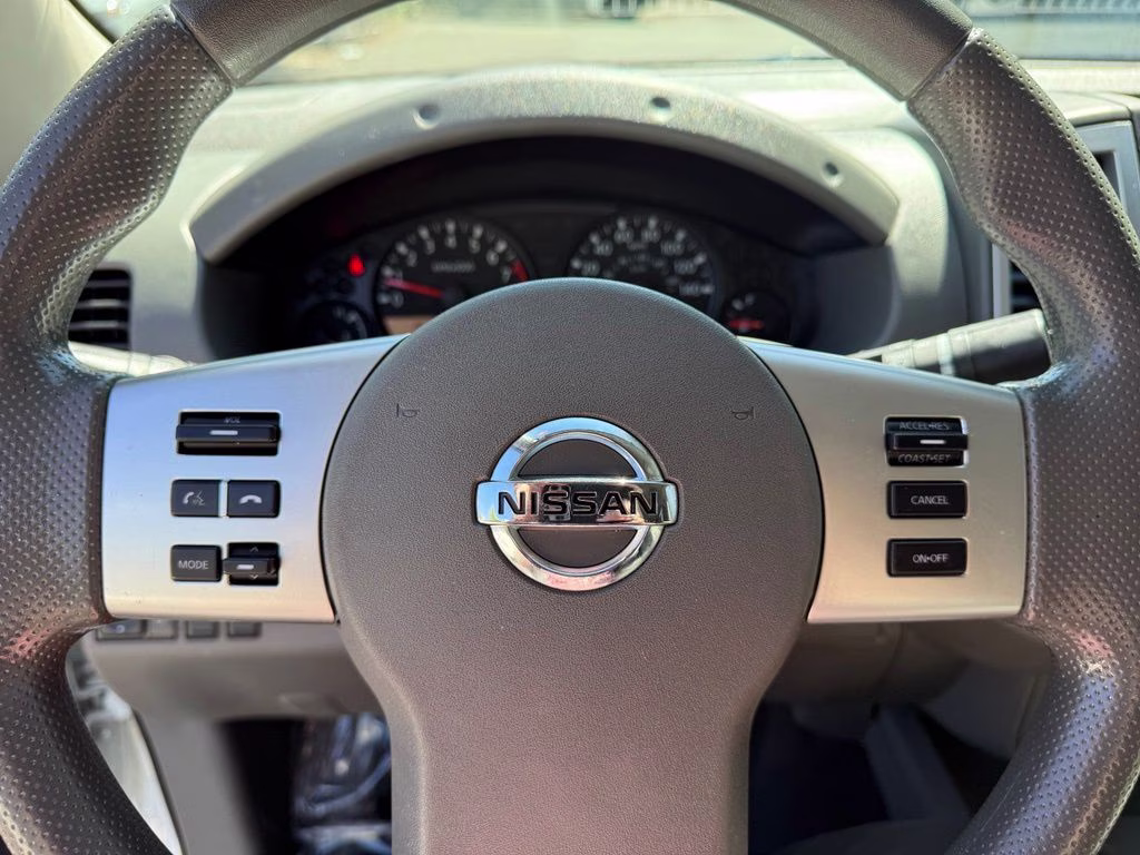 2021 Glacier White Nissan Frontier SV 4X4 Truck
