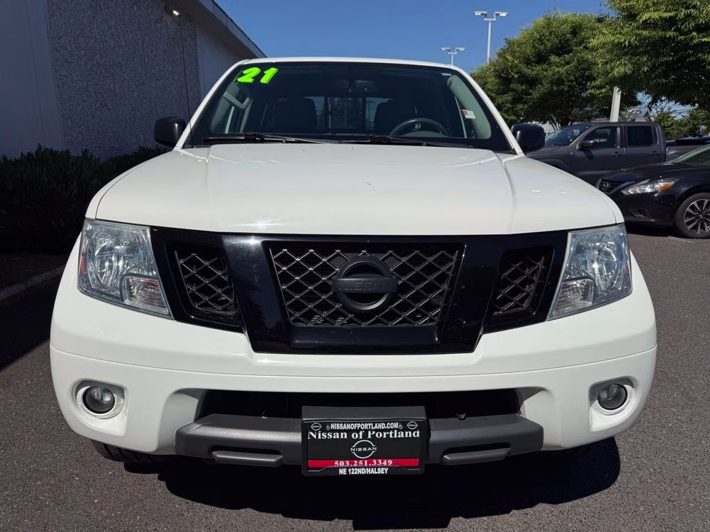 2021 Glacier White Nissan Frontier SV 4X4 Truck