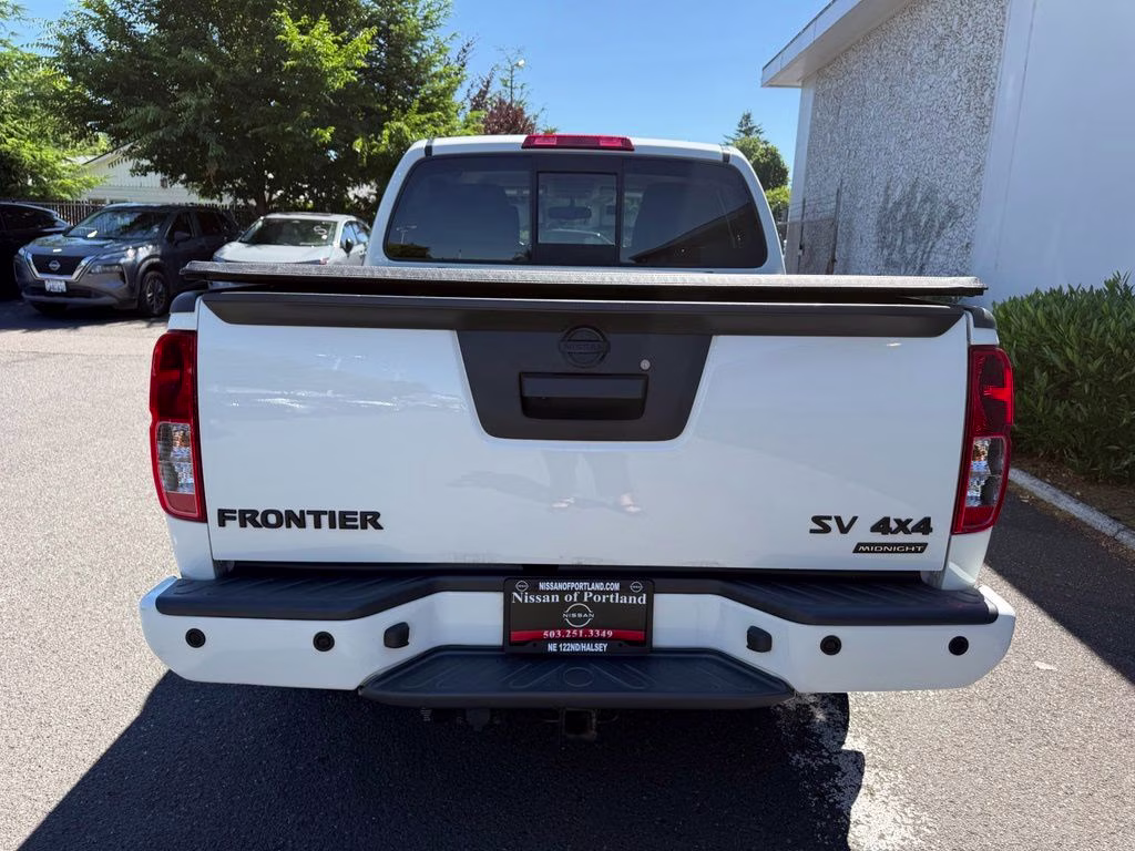 2021 Glacier White Nissan Frontier SV 4X4 Truck