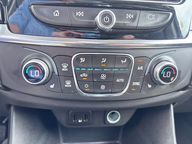2021 Steel Metallic Chevrolet Traverse LT AWD SUV