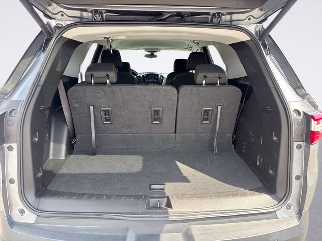 2021 Steel Metallic Chevrolet Traverse LT AWD SUV