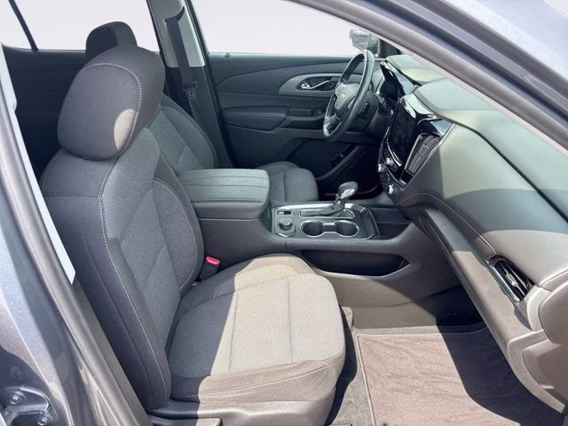2021 Steel Metallic Chevrolet Traverse LT AWD SUV