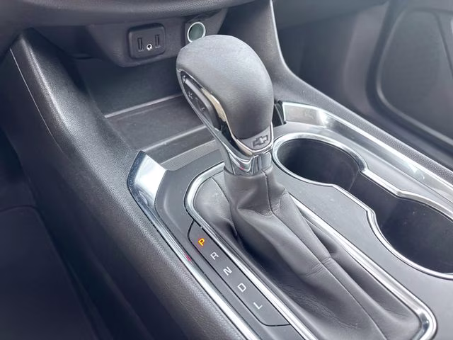 2021 Steel Metallic Chevrolet Traverse LT AWD SUV