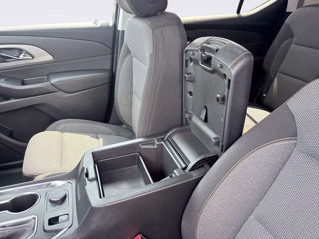 2021 Steel Metallic Chevrolet Traverse LT AWD SUV