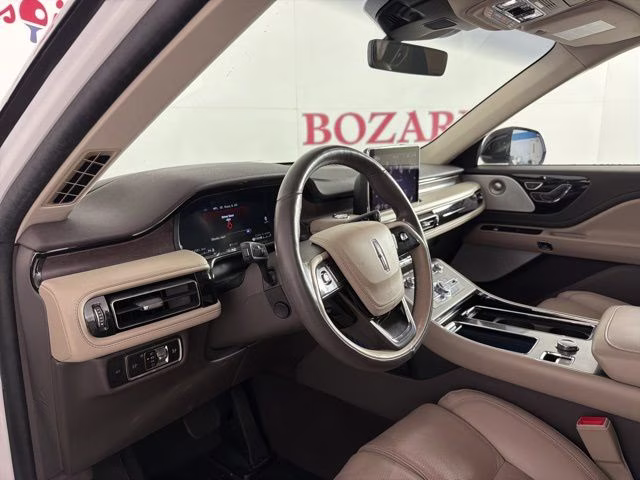 2023 Pristine White Metallic Tri-Coat Lincoln Aviator Reserve AWD SUV