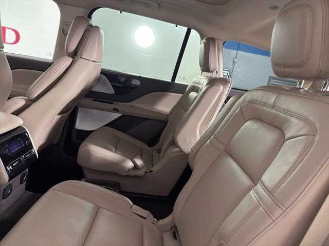 2023 Pristine White Metallic Tri-Coat Lincoln Aviator Reserve AWD SUV
