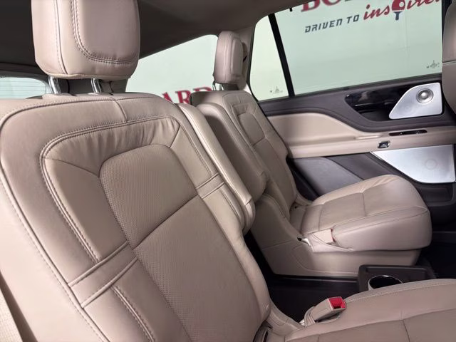 2023 Pristine White Metallic Tri-Coat Lincoln Aviator Reserve AWD SUV