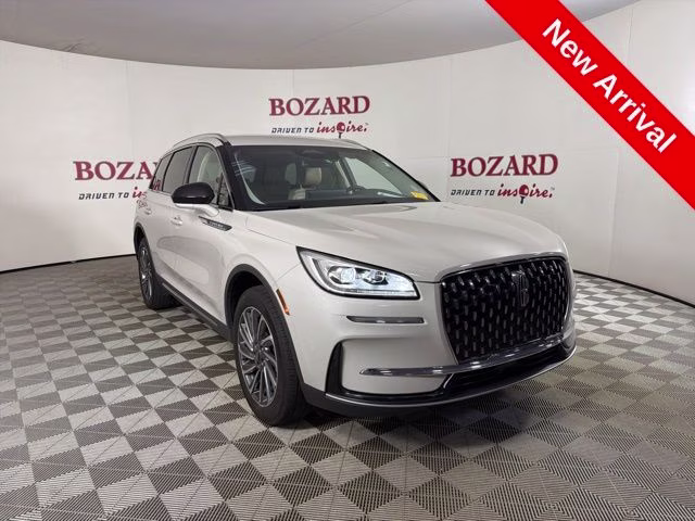 2023 Ceramic Pearl Metallic Tri-Coat Lincoln Corsair Reserve FWD SUV