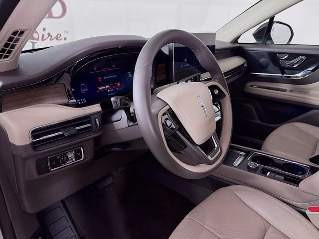 2023 Ceramic Pearl Metallic Tri-Coat Lincoln Corsair Reserve FWD SUV