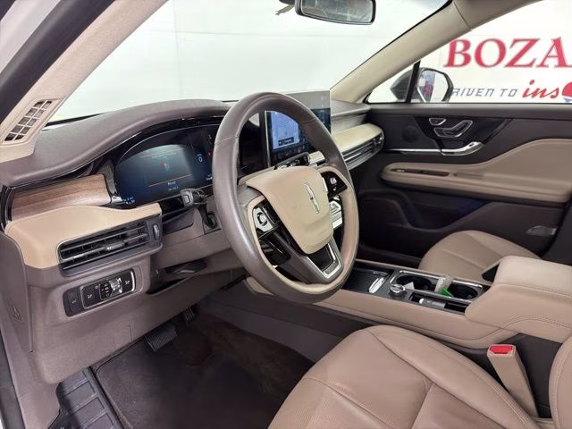 2023 Ceramic Pearl Metallic Tri-Coat Lincoln Corsair Reserve FWD SUV
