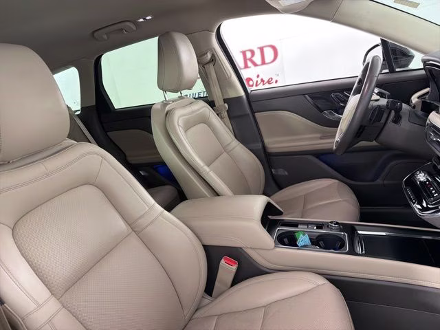 2023 Ceramic Pearl Metallic Tri-Coat Lincoln Corsair Reserve FWD SUV