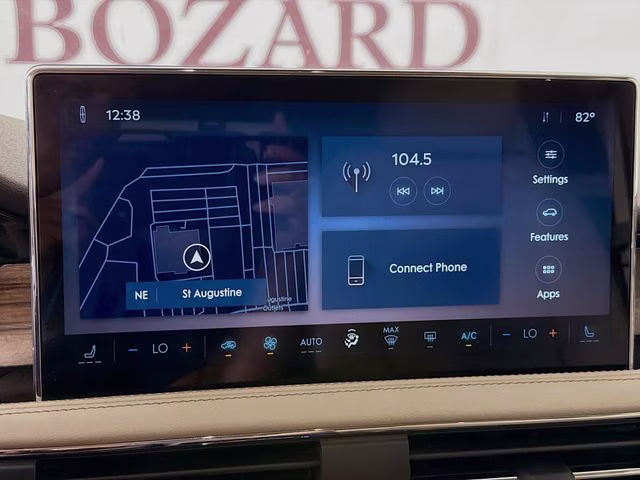 2023 Ceramic Pearl Metallic Tri-Coat Lincoln Corsair Reserve FWD SUV