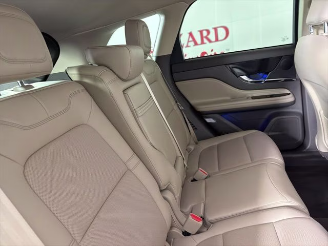 2023 Ceramic Pearl Metallic Tri-Coat Lincoln Corsair Reserve FWD SUV