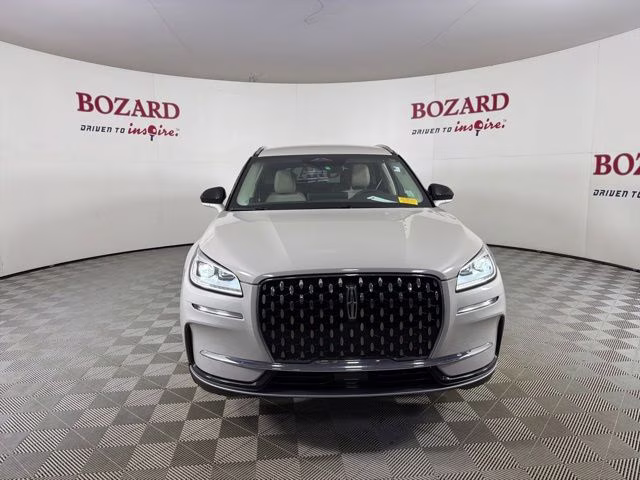 2023 Ceramic Pearl Metallic Tri-Coat Lincoln Corsair Reserve FWD SUV