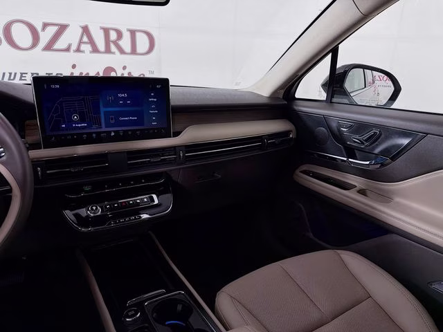 2023 Ceramic Pearl Metallic Tri-Coat Lincoln Corsair Reserve FWD SUV