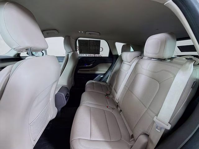 2023 Ceramic Pearl Metallic Tri-Coat Lincoln Corsair Reserve FWD SUV